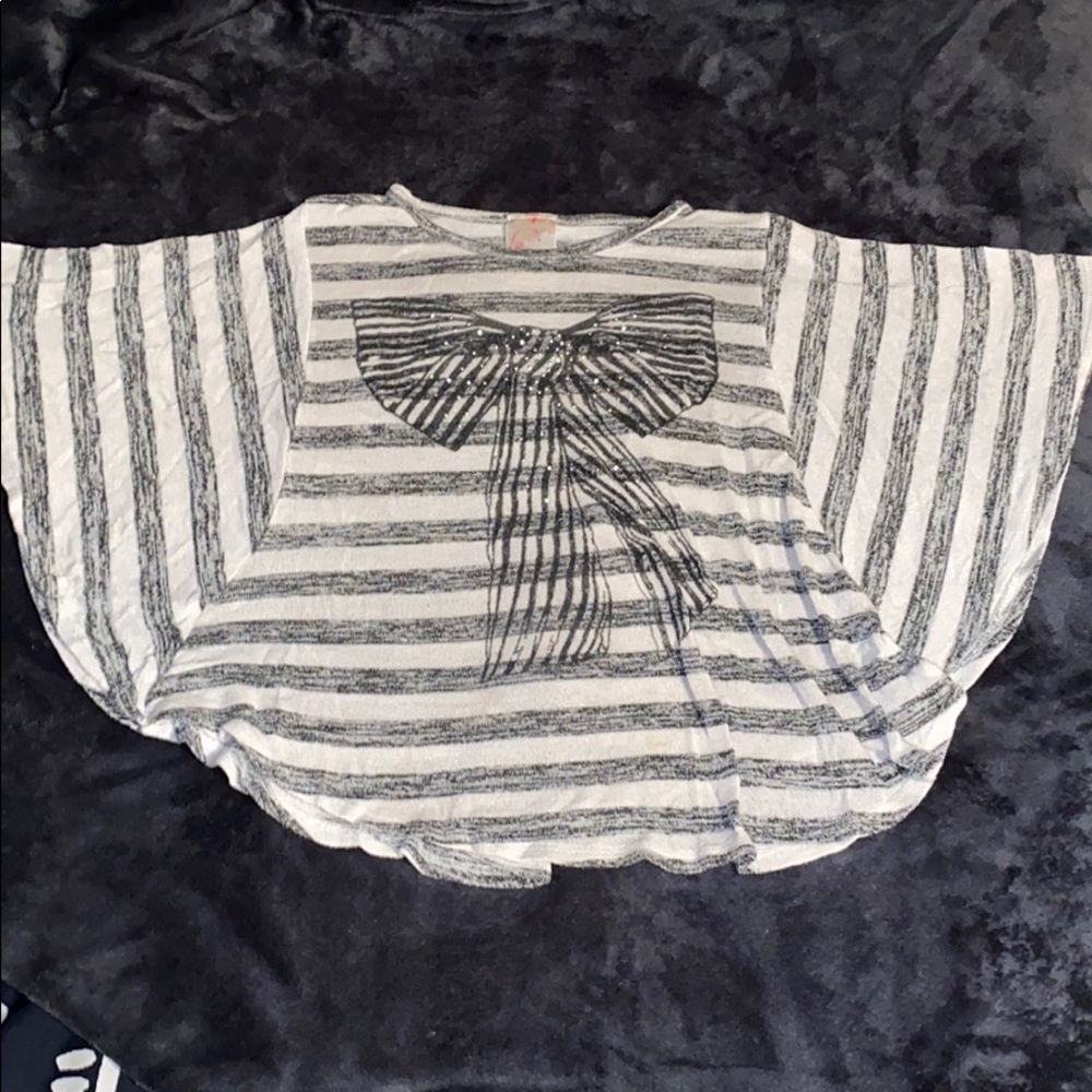 Cute baggy flowy shirt